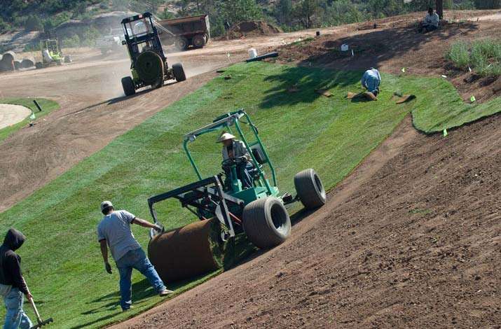 Big roll sod was installed on steep banks at The Club at Ravenna in Littleton, CO and utilized on the entire project.